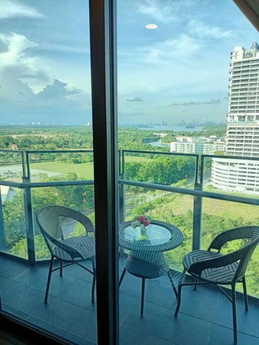 C0704 Almas Suite Seaview & Netflix Stay Нусаджая Екстериор снимка